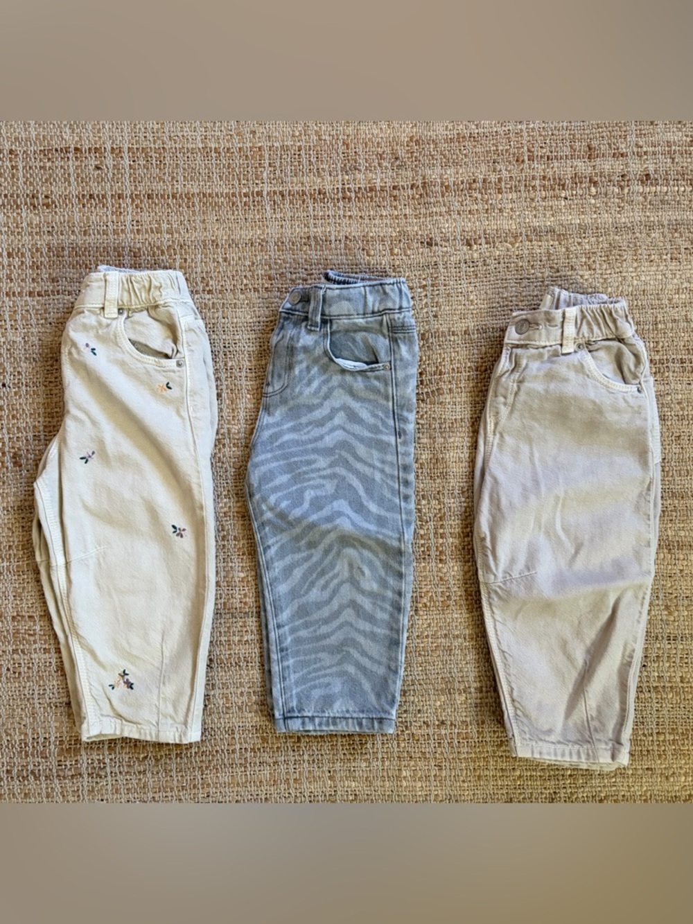 Zara Kids Three-Pack Barrel Jeans in Floral Cream, Gray, and Light Beige